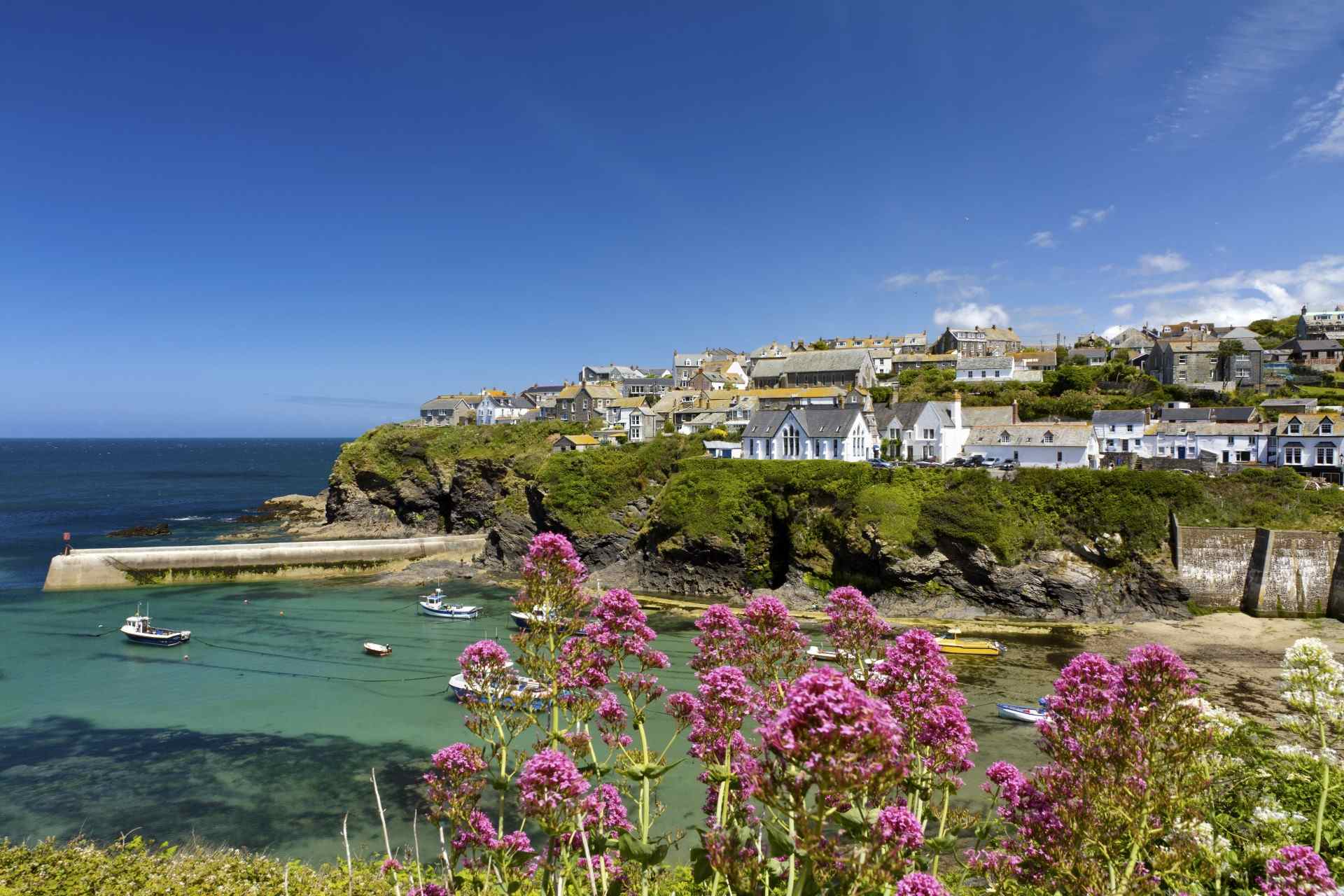 Cornish seaside village holiday cottages