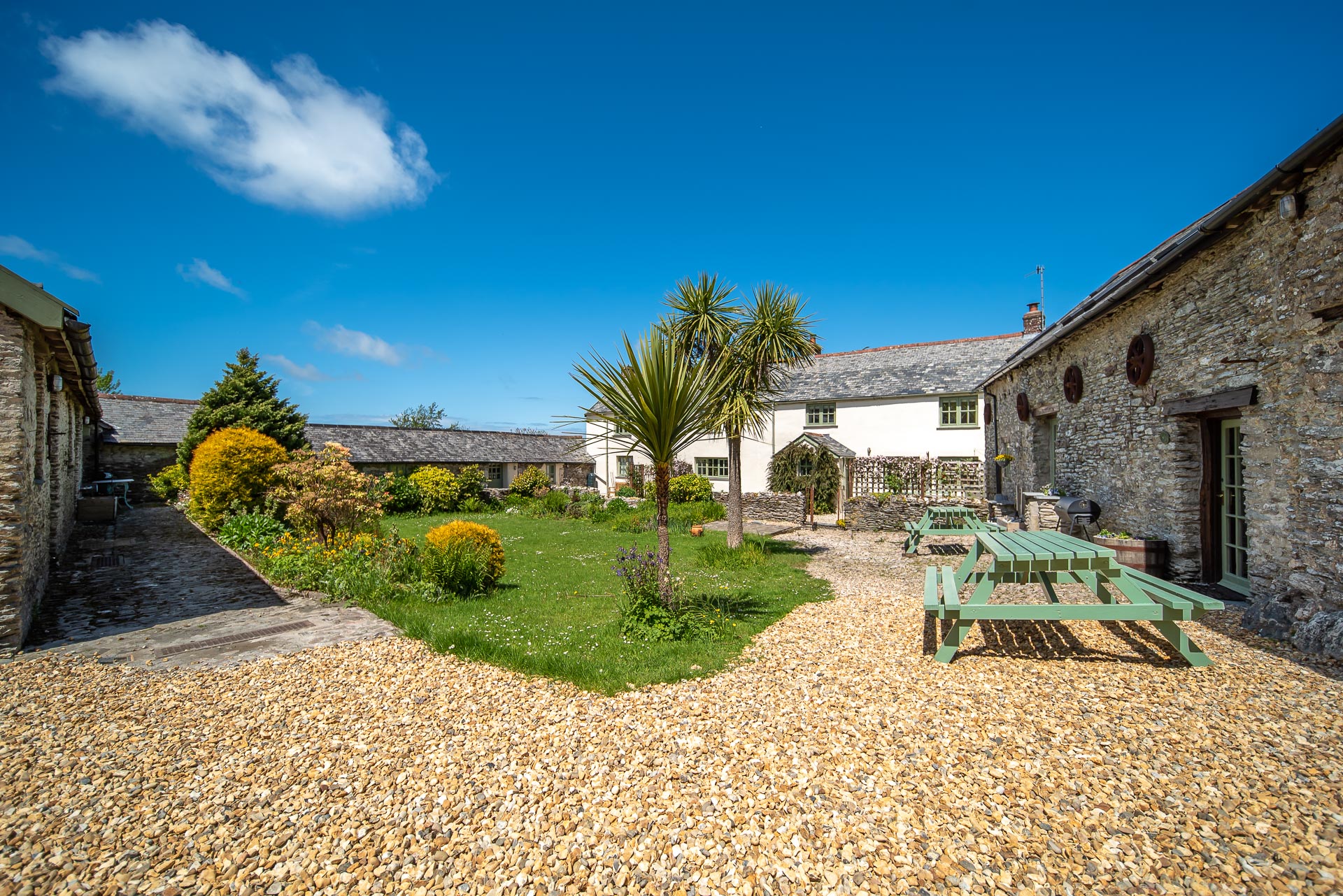 Higher Mullacott Farmhouse Holiday Cottage Ilfracombe, Devon - Sleeps 10
