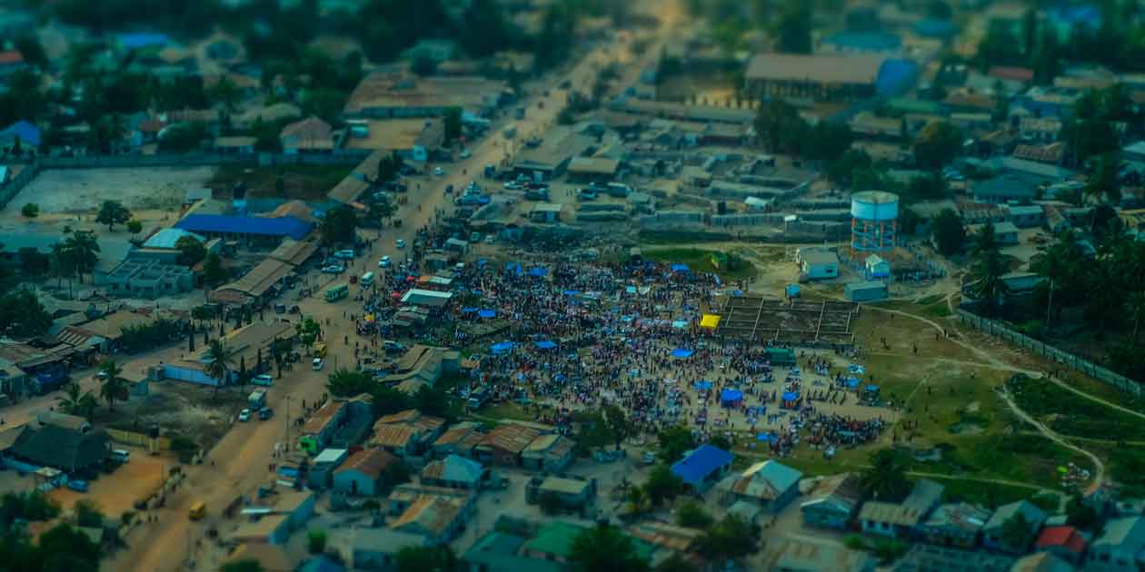 A street market in Dar es Salaam, Tanzania, fills up early in the morning.