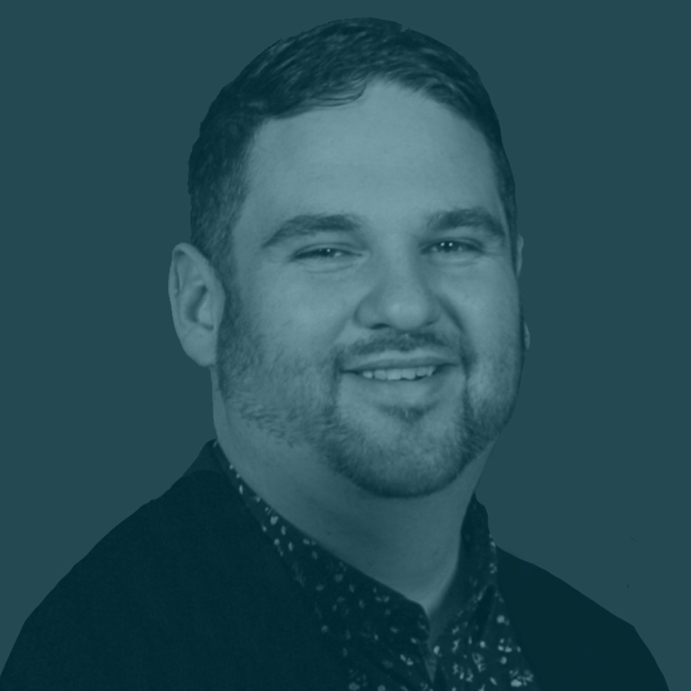 Damian Bassett, Pastor