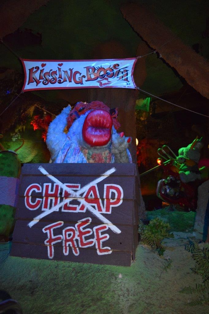 Kissing Booth Animatronic