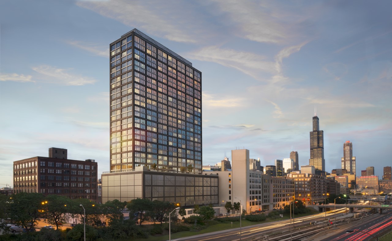 Landmark West Loop Luxury Apartments - Amberleaf Home