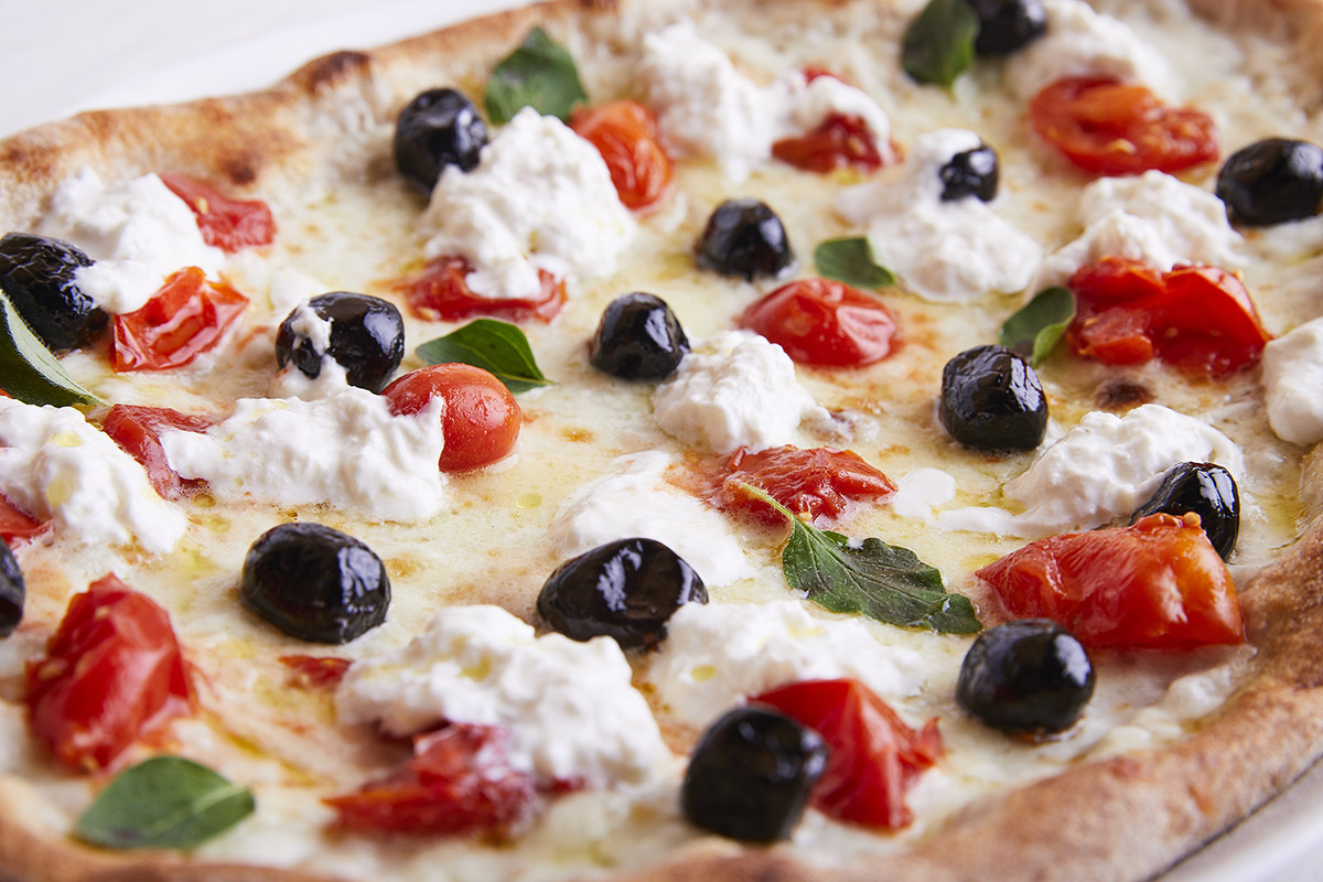 Pizza con Pomodorini del Piennolo del Vesuvio DOP