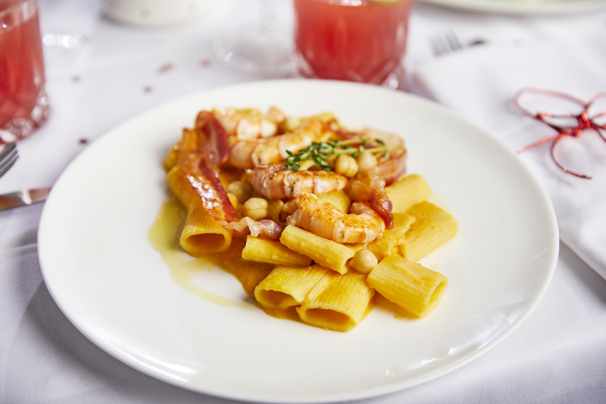 Christmas Special Menu: Mezzi Paccheri di Gragnano ‘Pasta Gentile’ with Chickpeas Cream, Prawns and Bacon