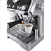 Фото De'Longhi La Specialista EC 9335.M приготовление кофе