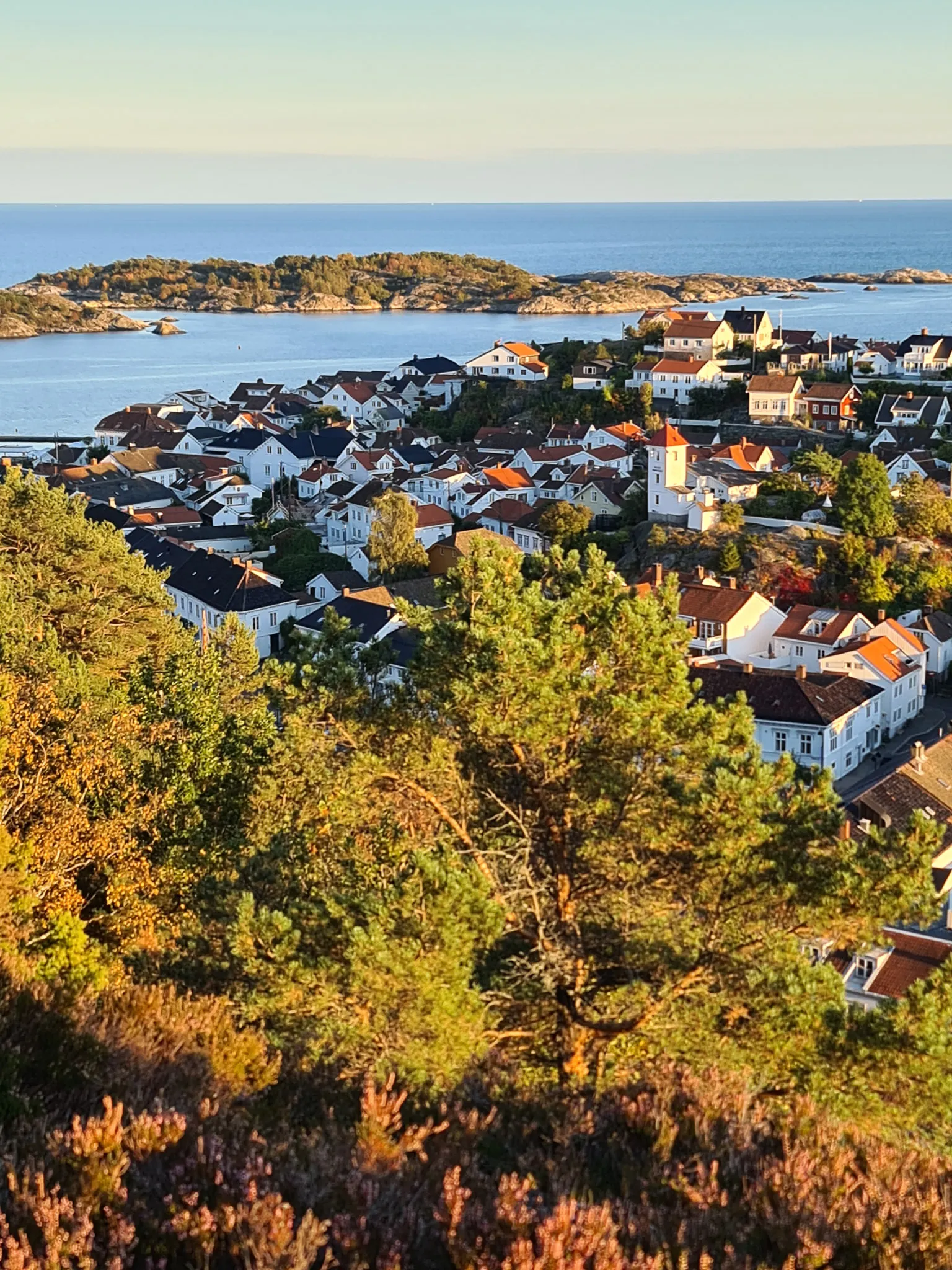 Hummersesong og høst i Risør - flotte tilbud for overnatting med ...