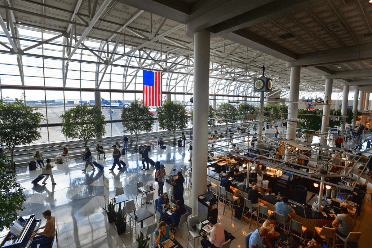 One of America’s Largest Airport Hubs | InMotion Stores
