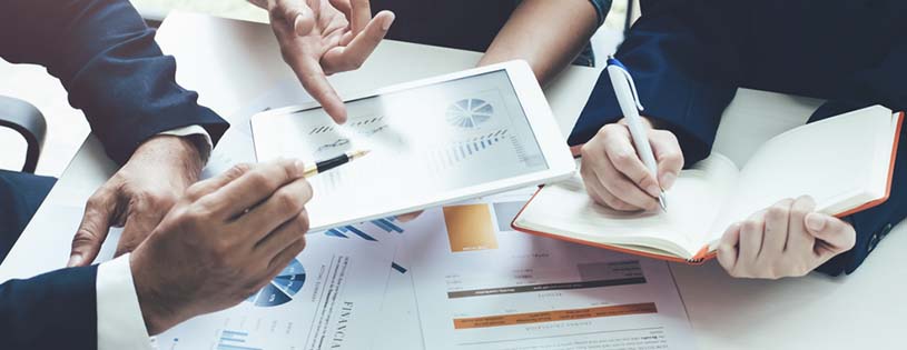 financial advisers melbourne in a meeting