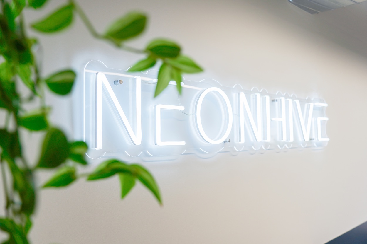 Neon Hive Hamilton Sign by Radikal Neon