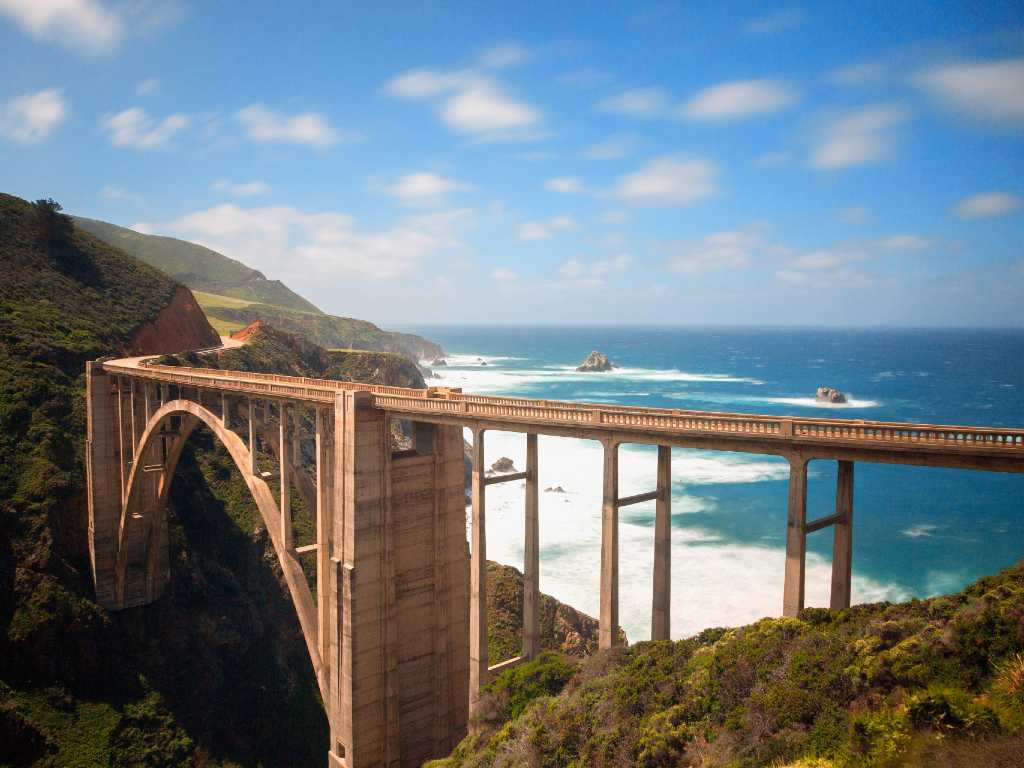 Bixby bridge over the Pacific Coast Highway