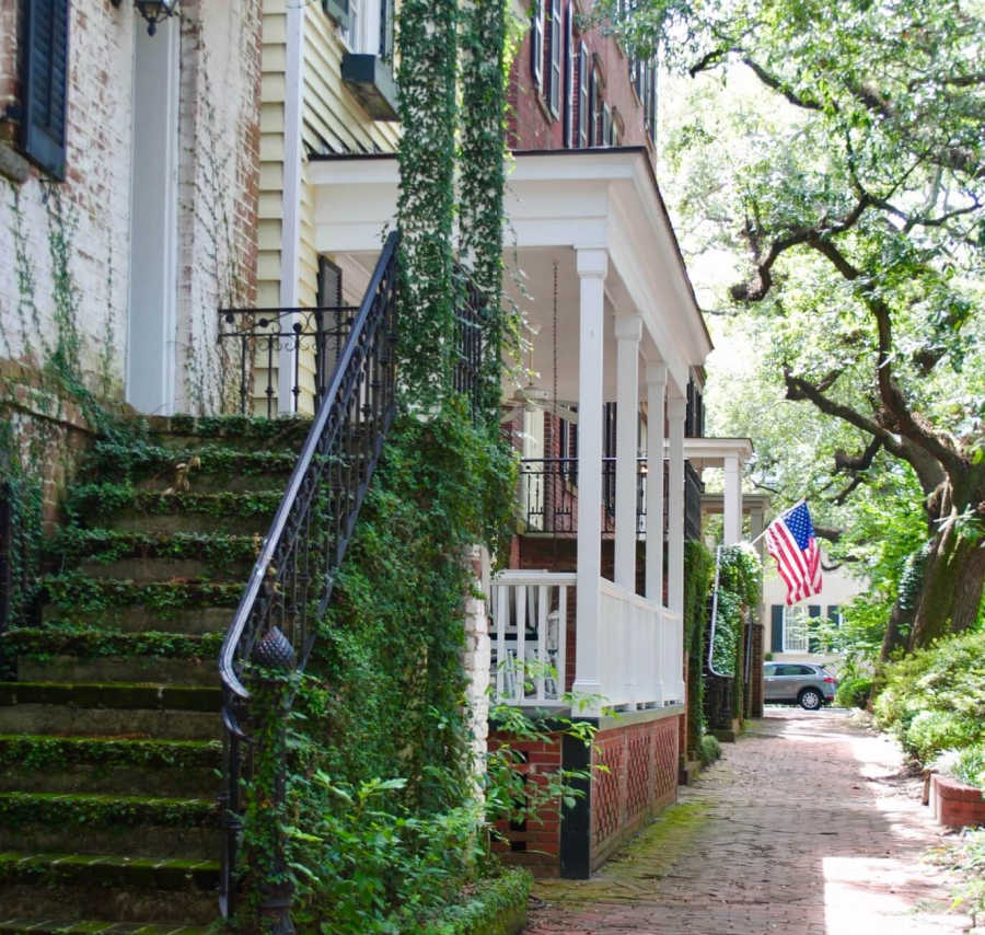 typical street in Savannah.