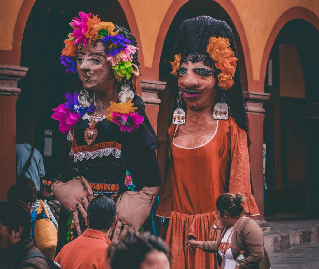 mojigangas