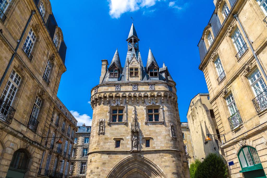 beautiful facades of Bordeaux.