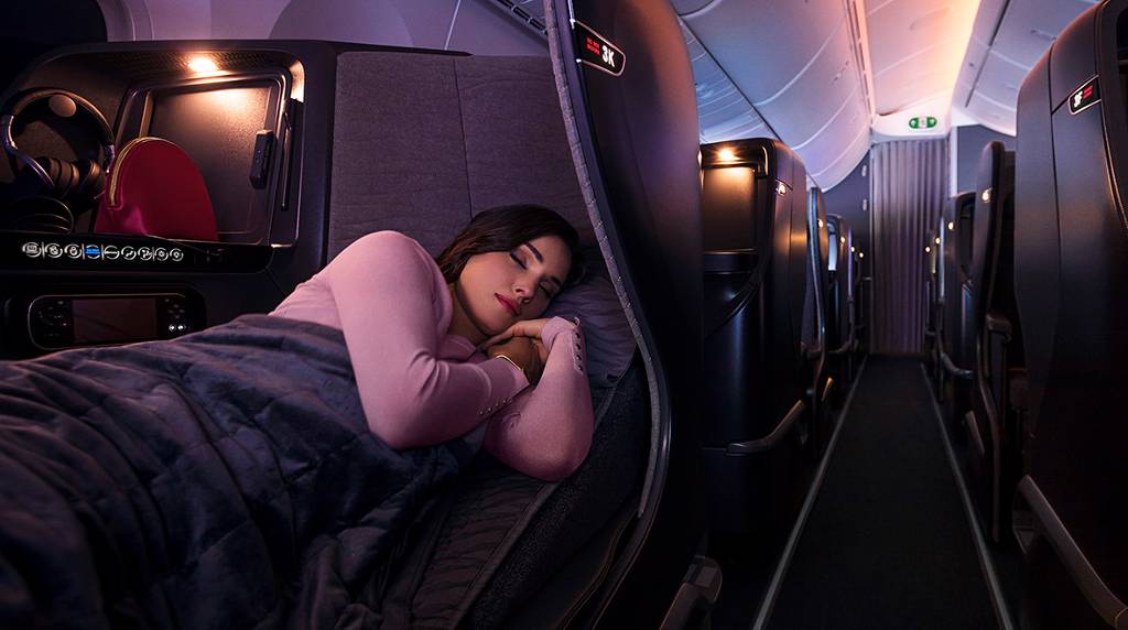 lie flat bed in Turkish Airlines business class.