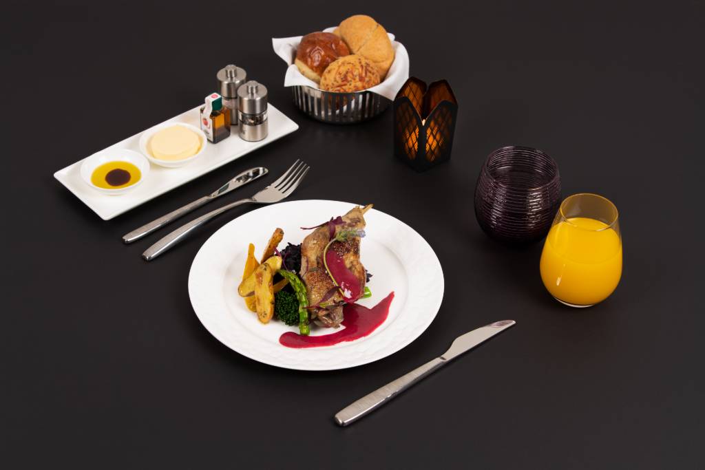 Qatar Airway meal.