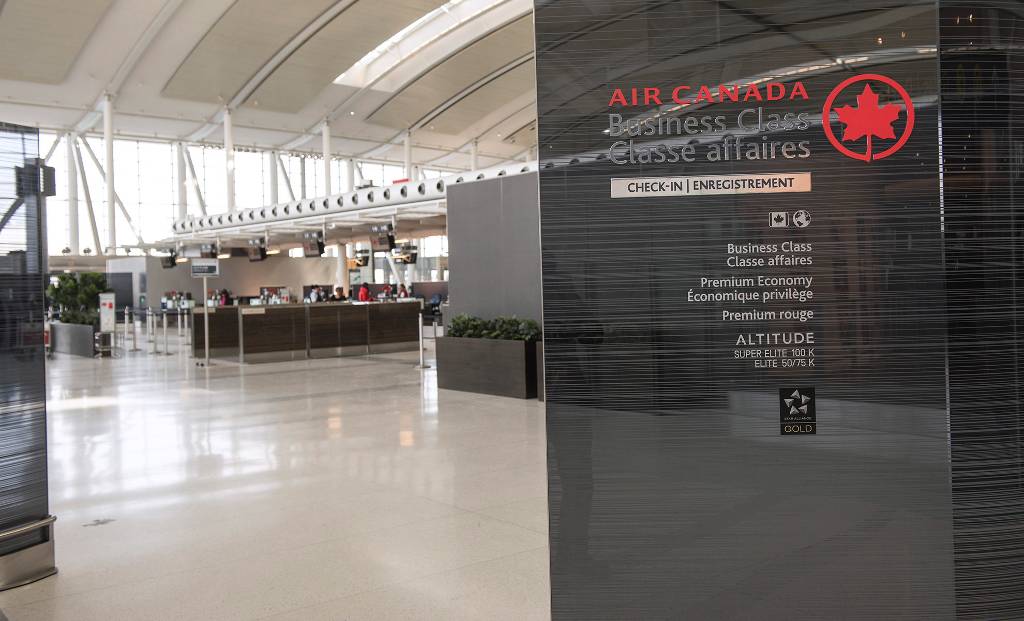 Air canada business class checkin.
