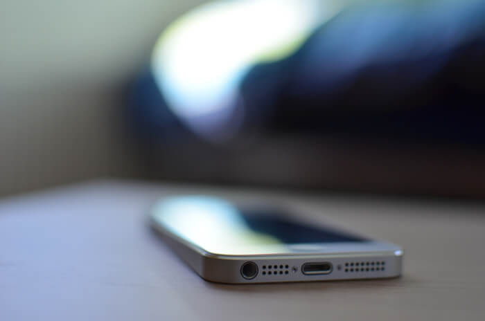 Receptionist Greeting Scripts: 15 Professional Ways to Answer the Phone ...