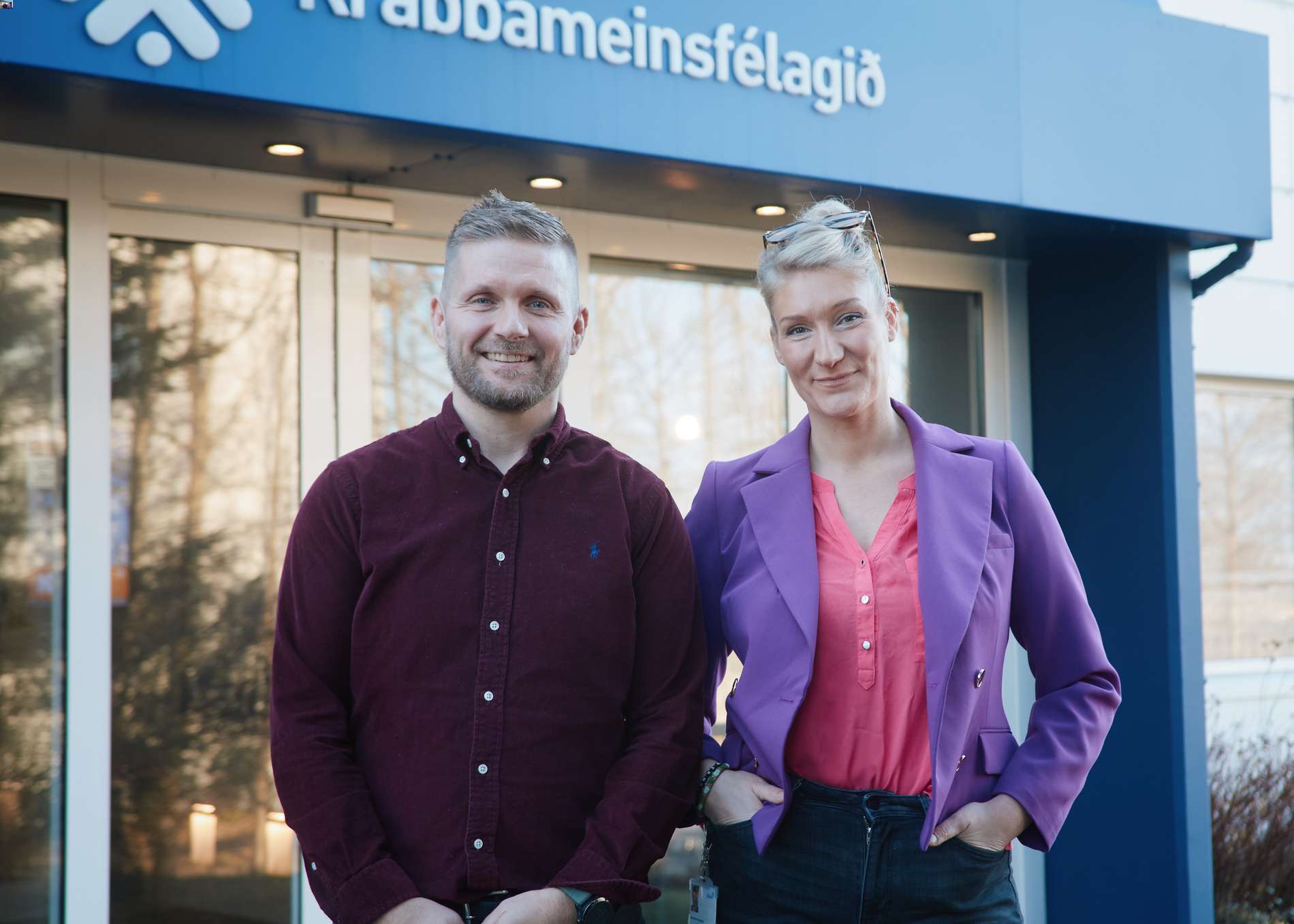 Starfsfólk Símans styrkir Krabbameinsfélagið
