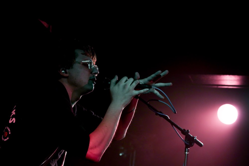 Elliot Moss Slips Into the Subterranean