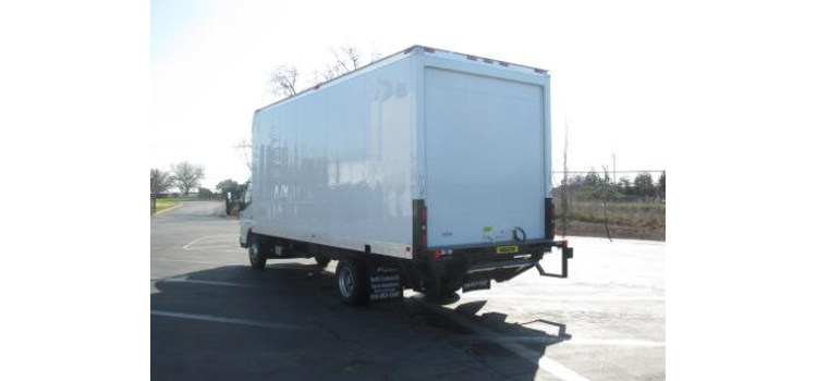 20’ Mitsubishi Fuso Dry Van