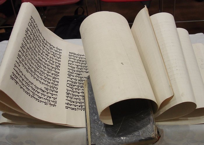 Ahasuerus and Vashti: The Story Megillat Esther Does Not Tell You