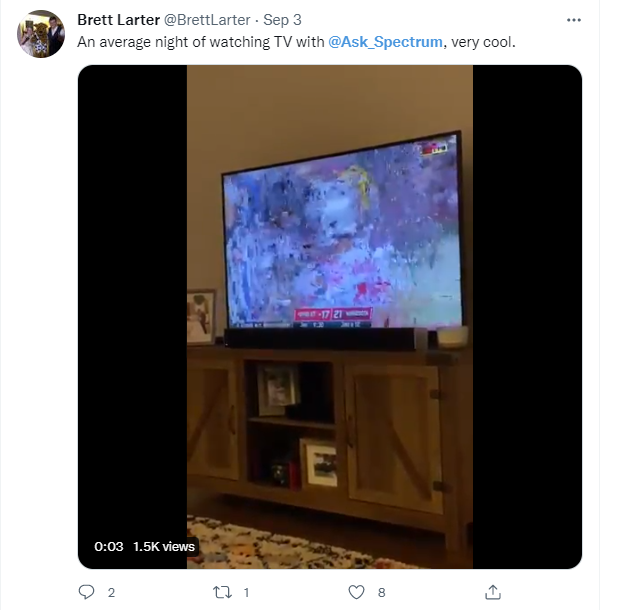 Tweet from Spectrum TV watcher complaining about AWS outage