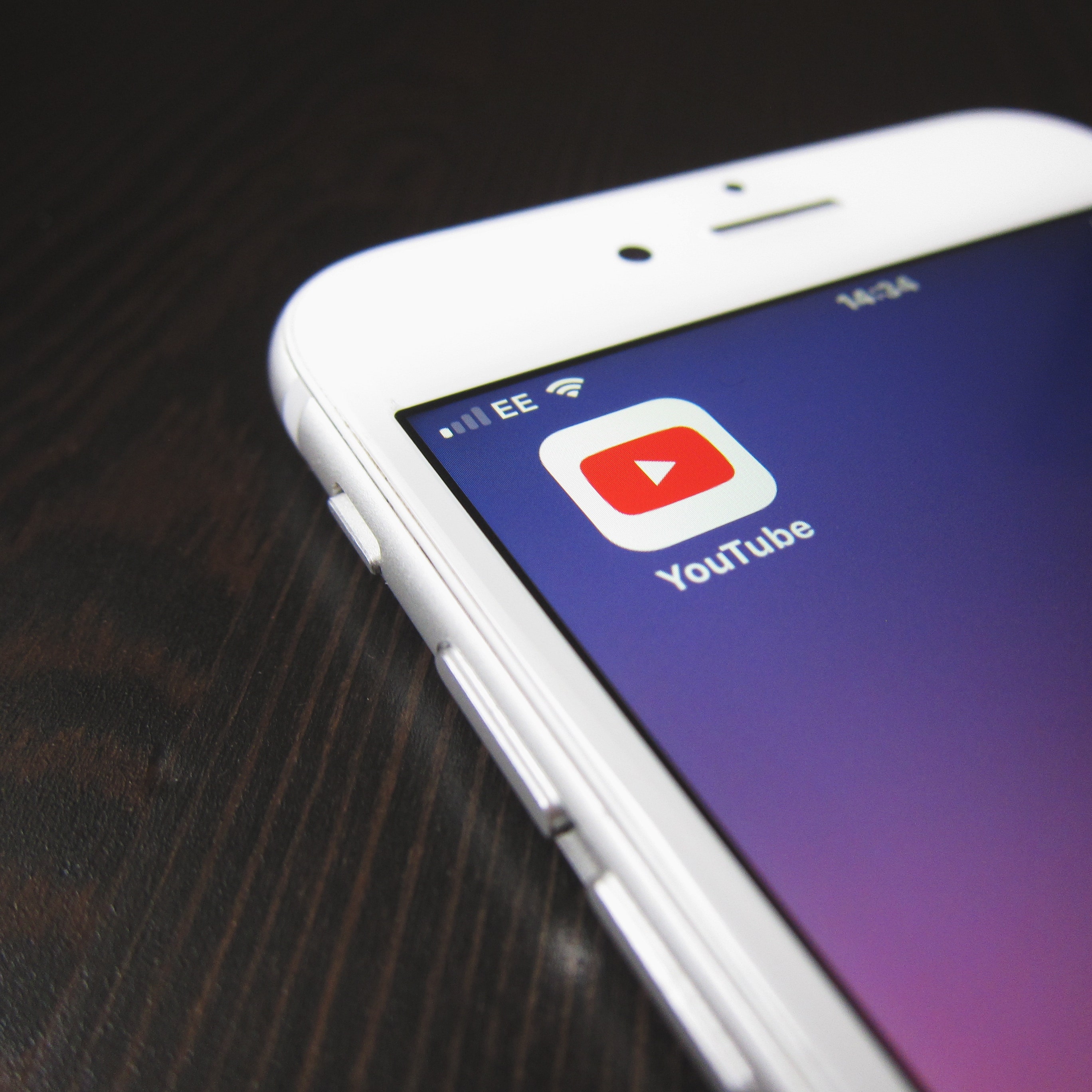 youtube icon on smartphone