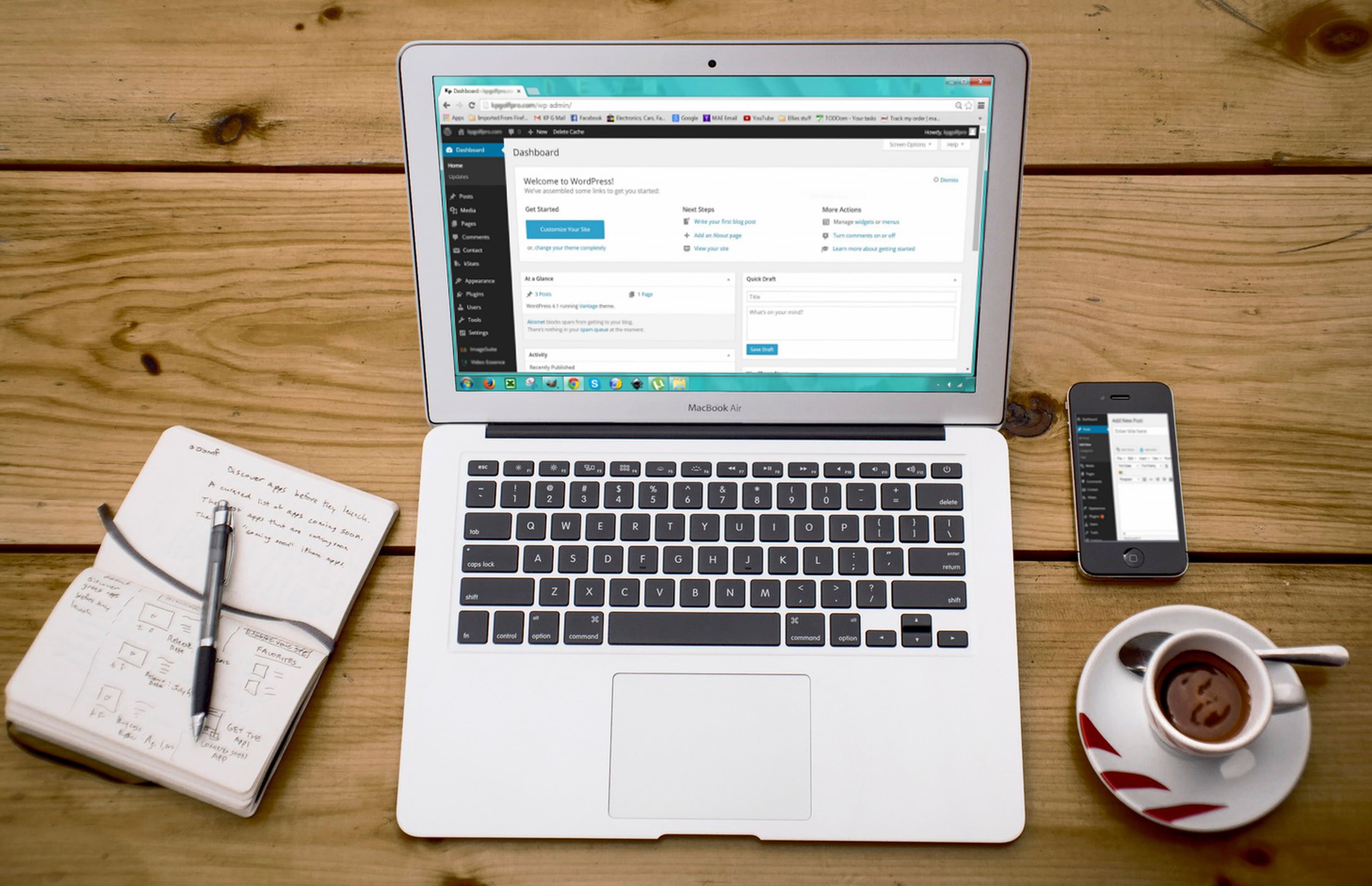 blogging for beginners on laptop