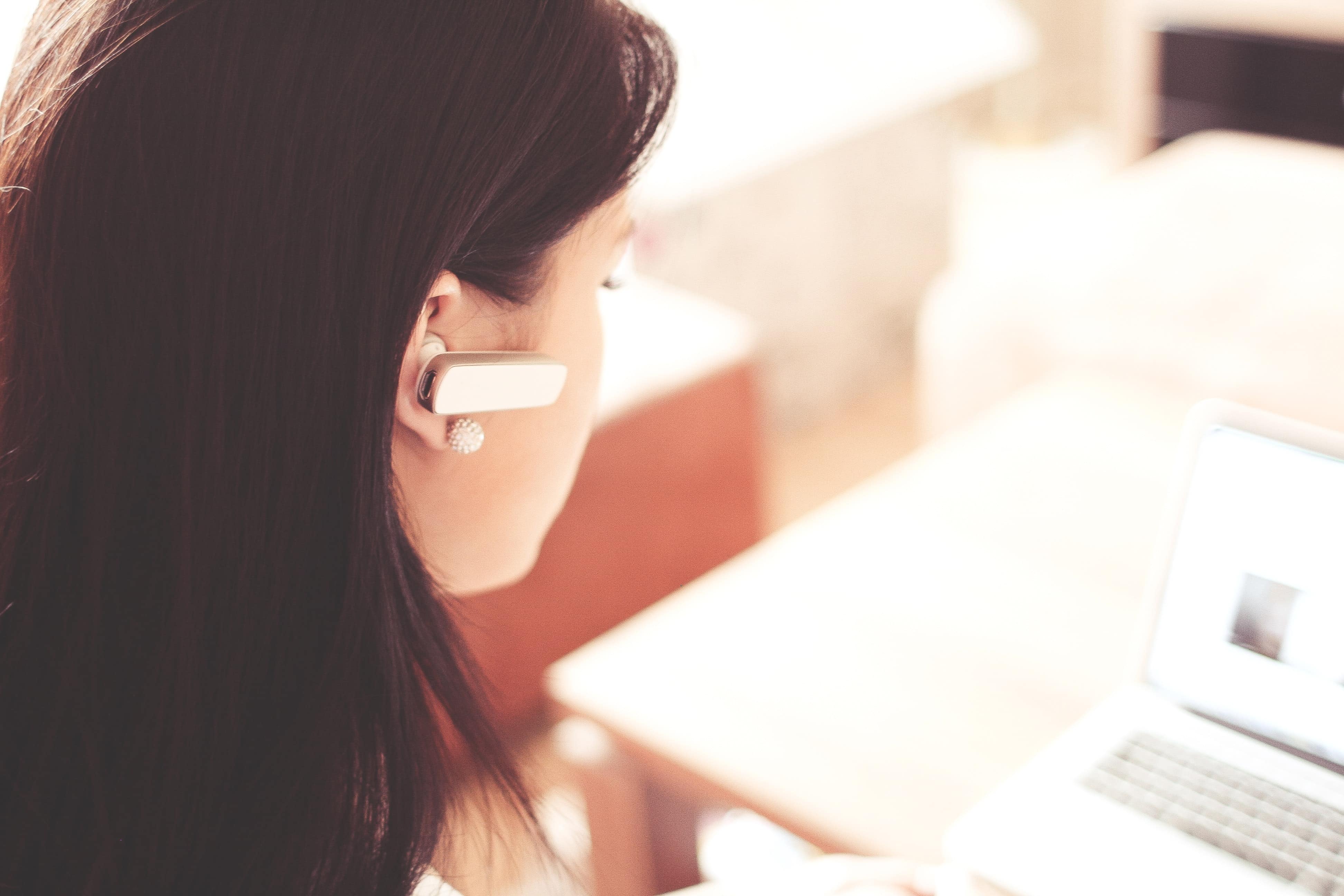 customer support woman