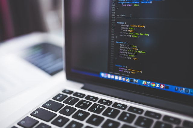 website code on laptop
