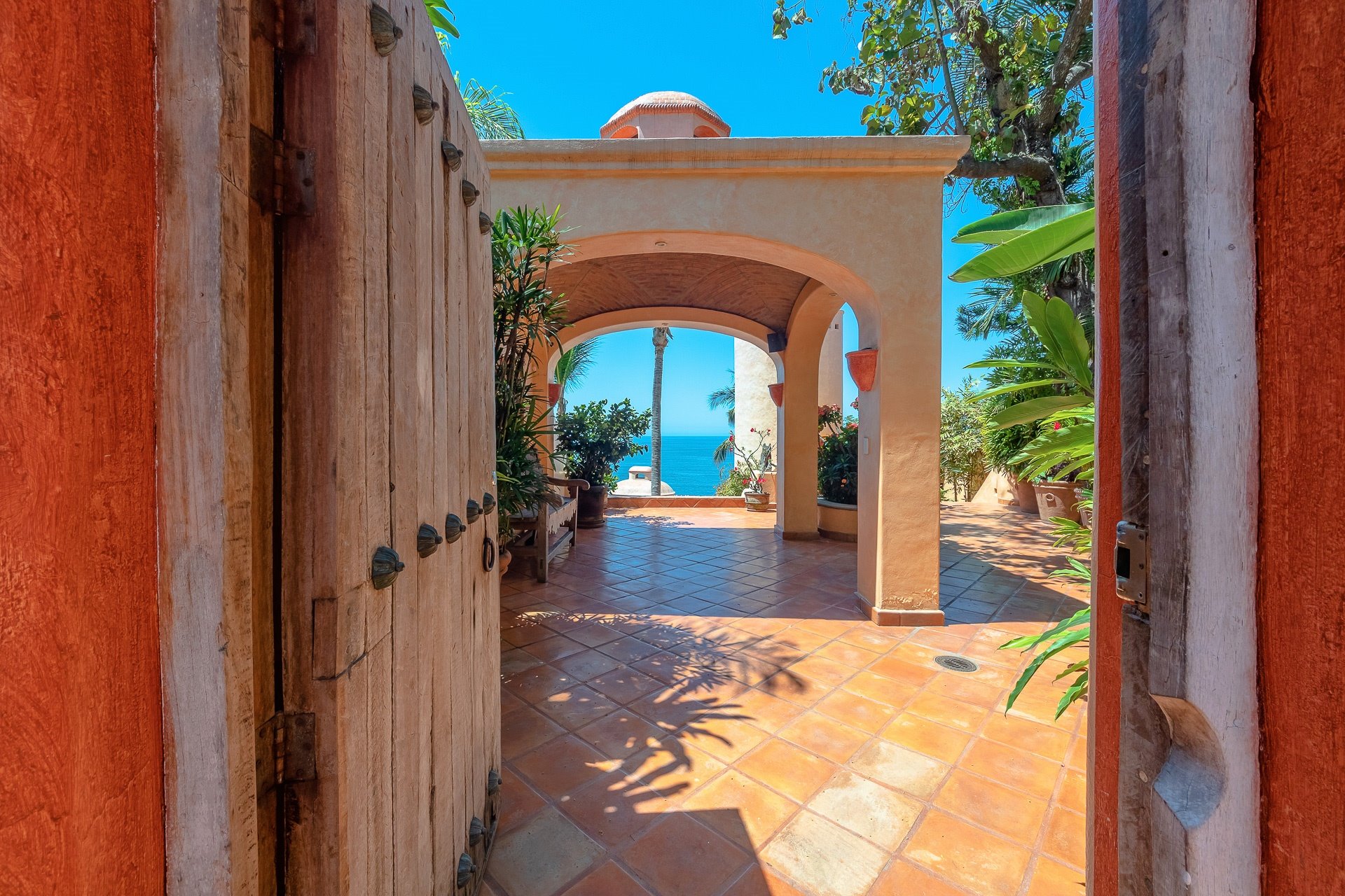 Explore Villa Estrella Mar