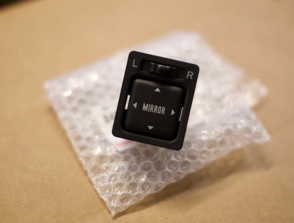 Delta Vehicle Systems - Toyota OEM Mirror Control Switch
