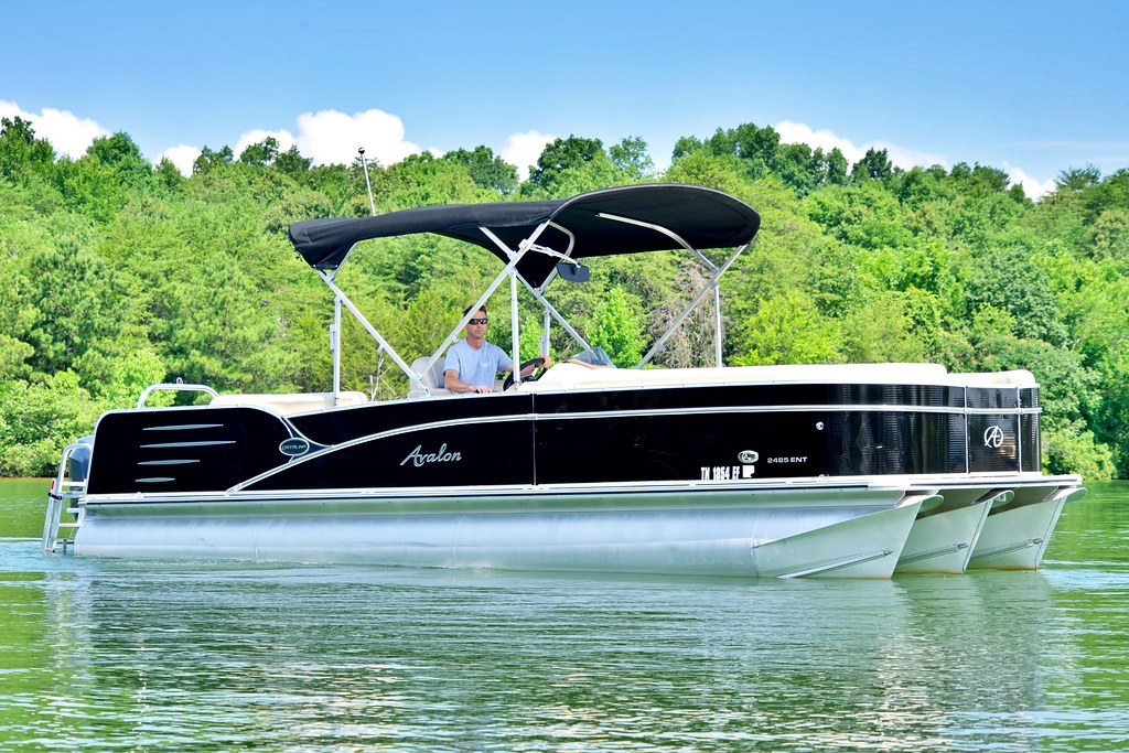 Avalon 24 Catalina ENT Tritoon Harbortowne Marine Full Service