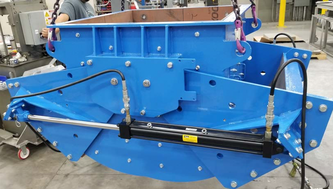 Vortex Titan DualBlade Clamshell Gate Handling Hot Briquetted Iron