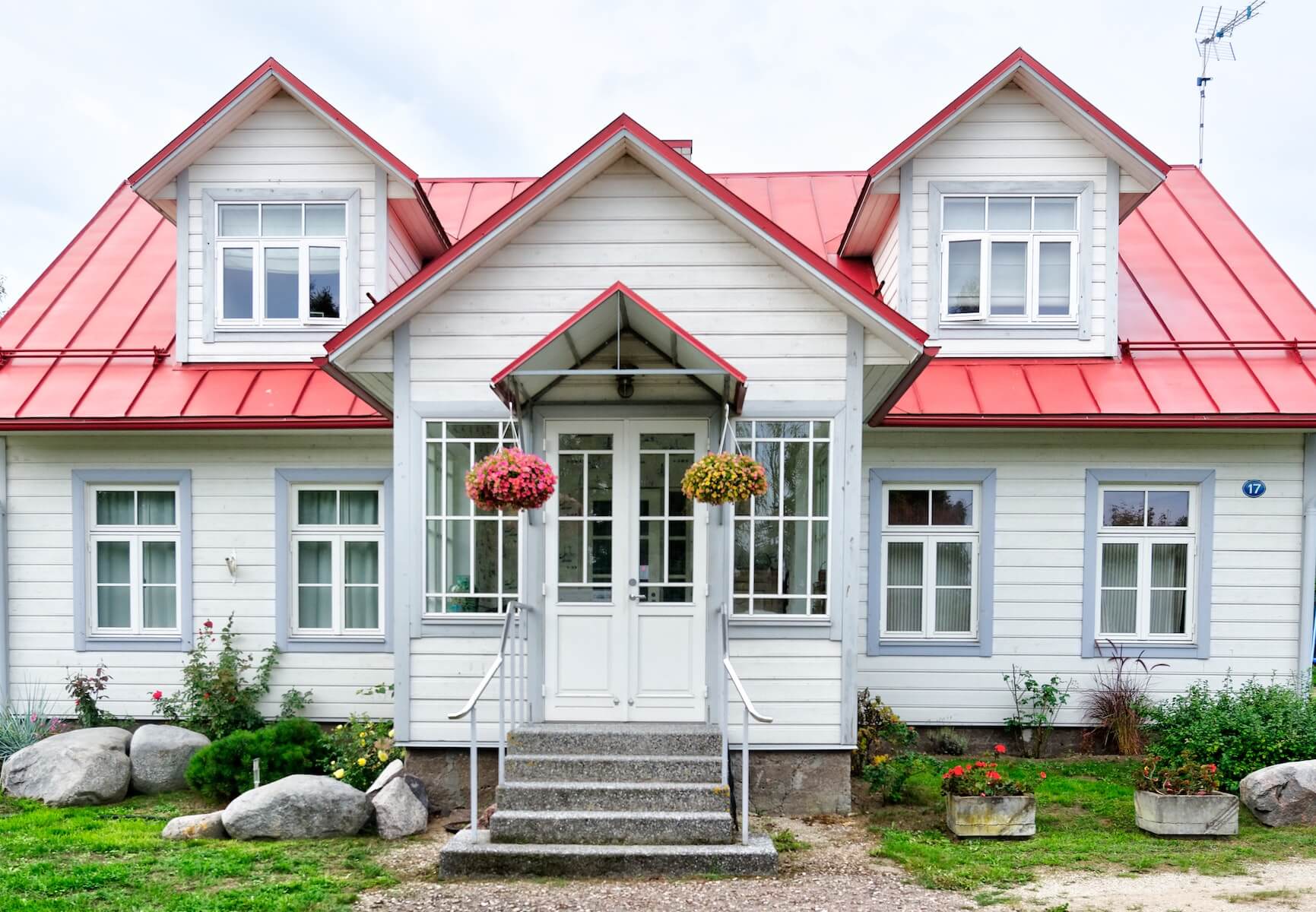 photo of front of cute cottage-style house home health nursing