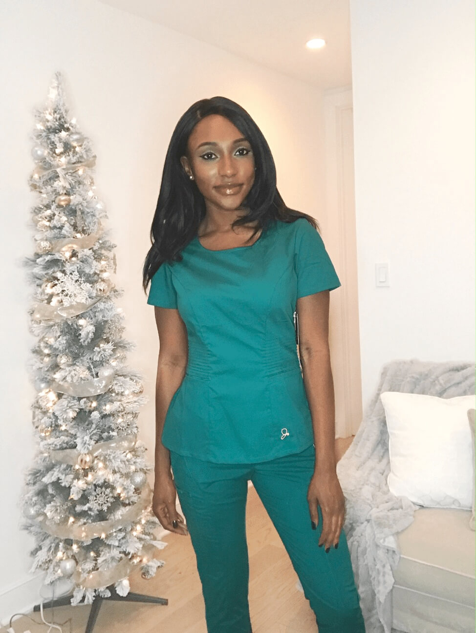 jaanuu nursing scrubs review 1 blue green front view