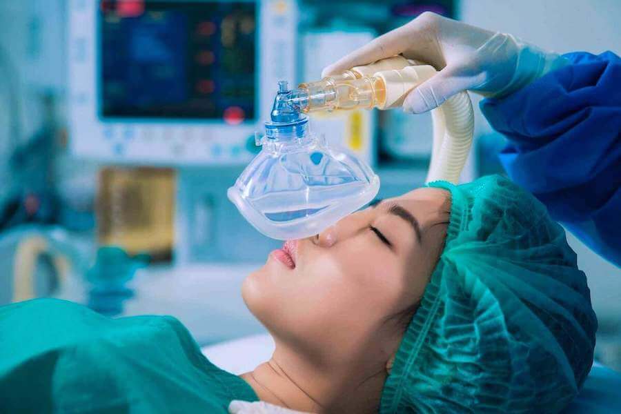 patient about to go under anesthesia nurse crna