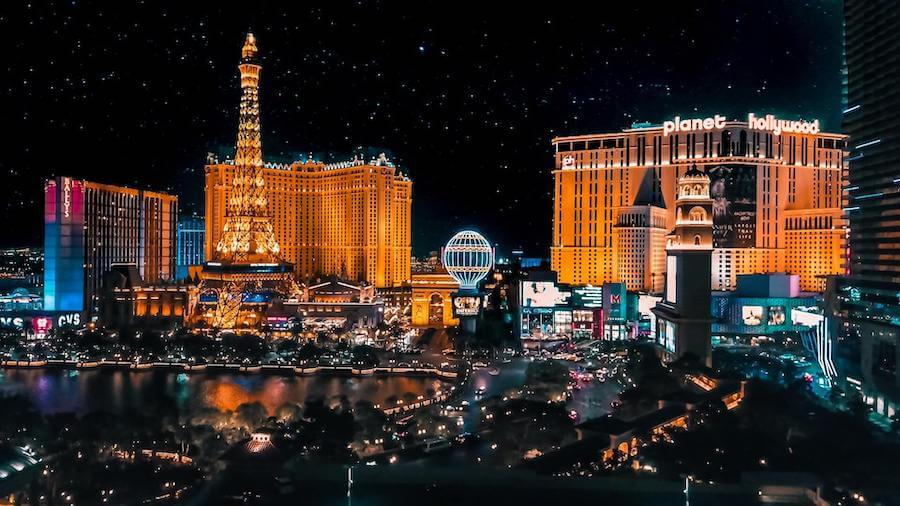 las vegas night cityscape travel nursing in las vegas