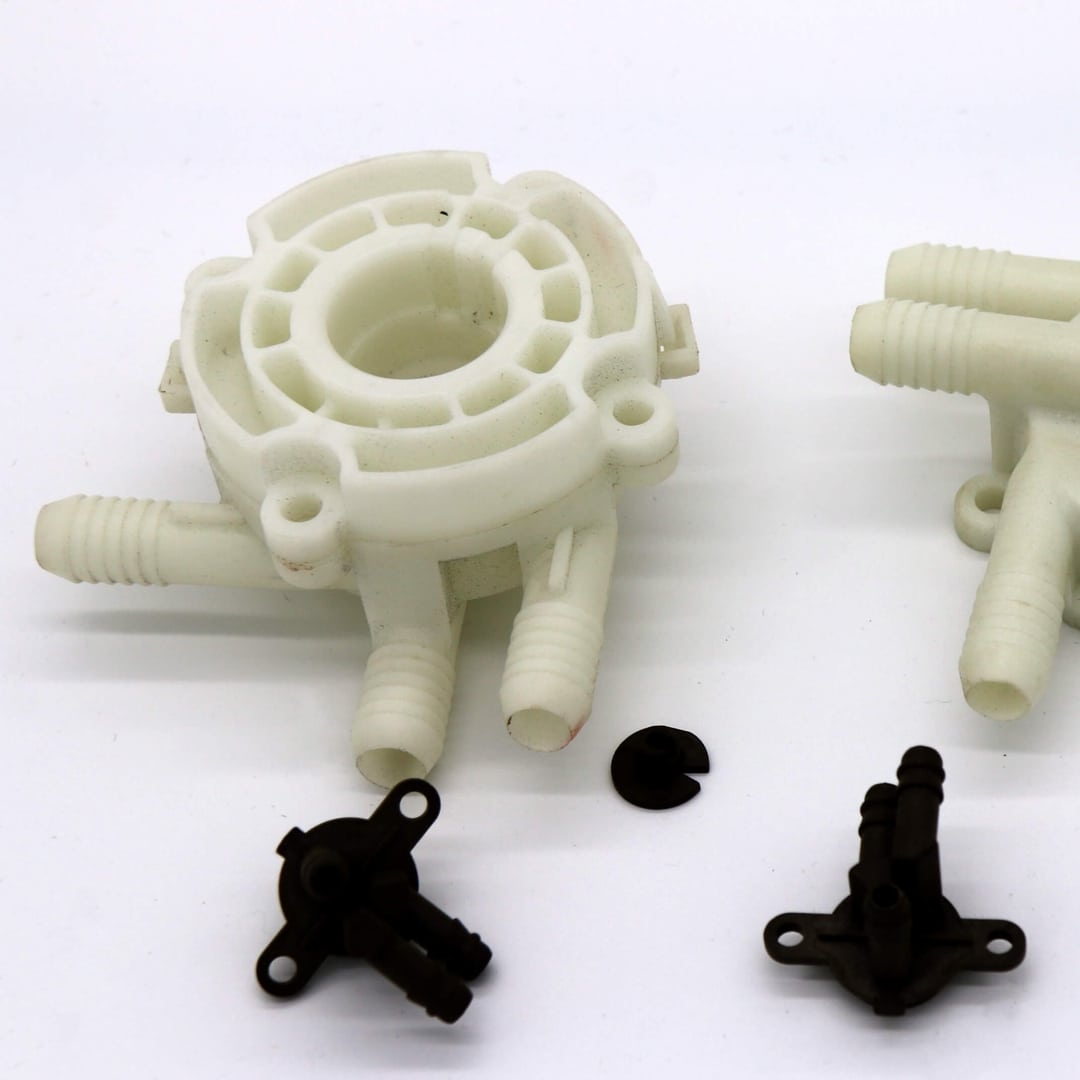 Plastic pump body