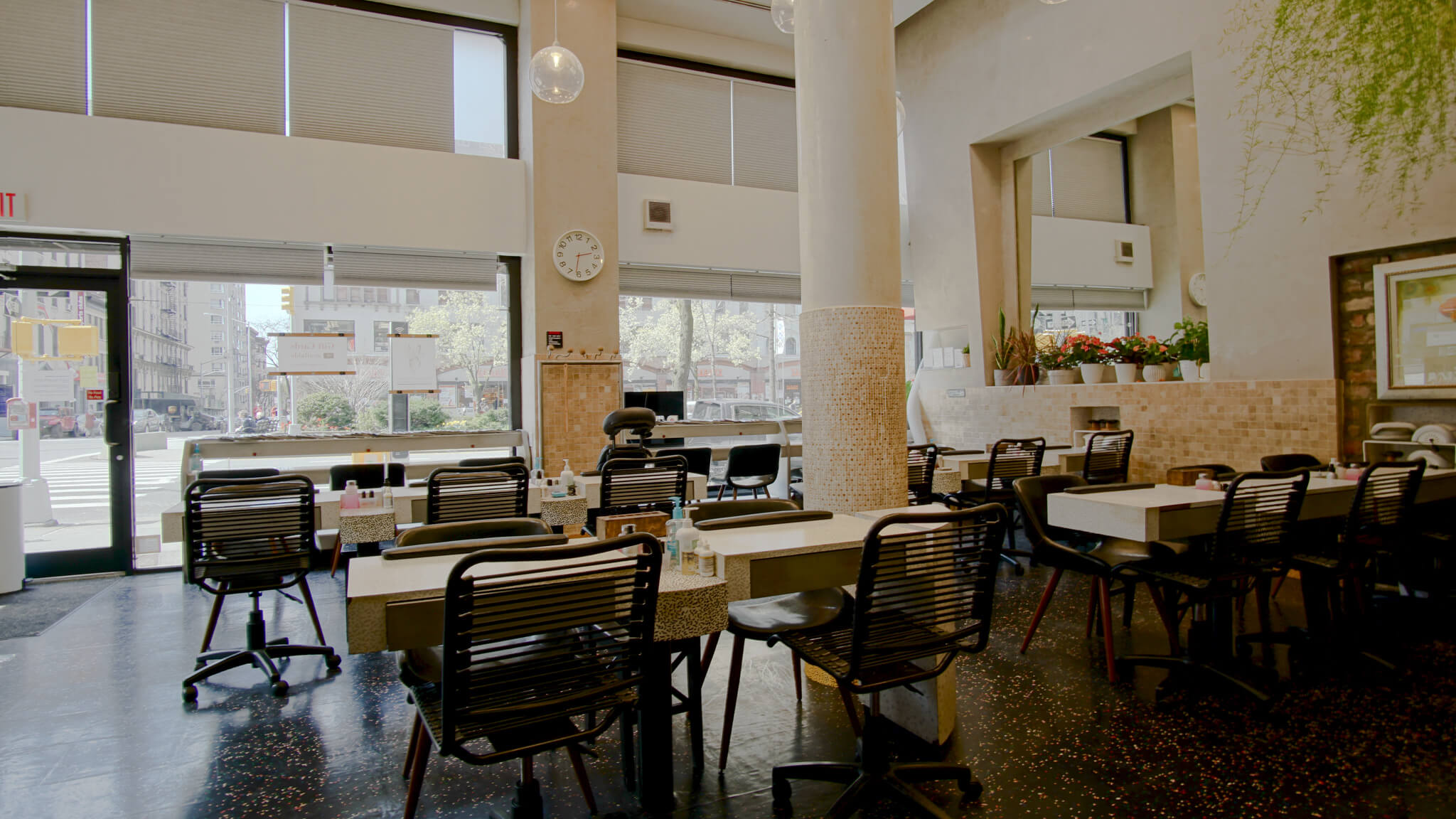 PINKY New York Nail Salon 89th on Broadway Nail Salon