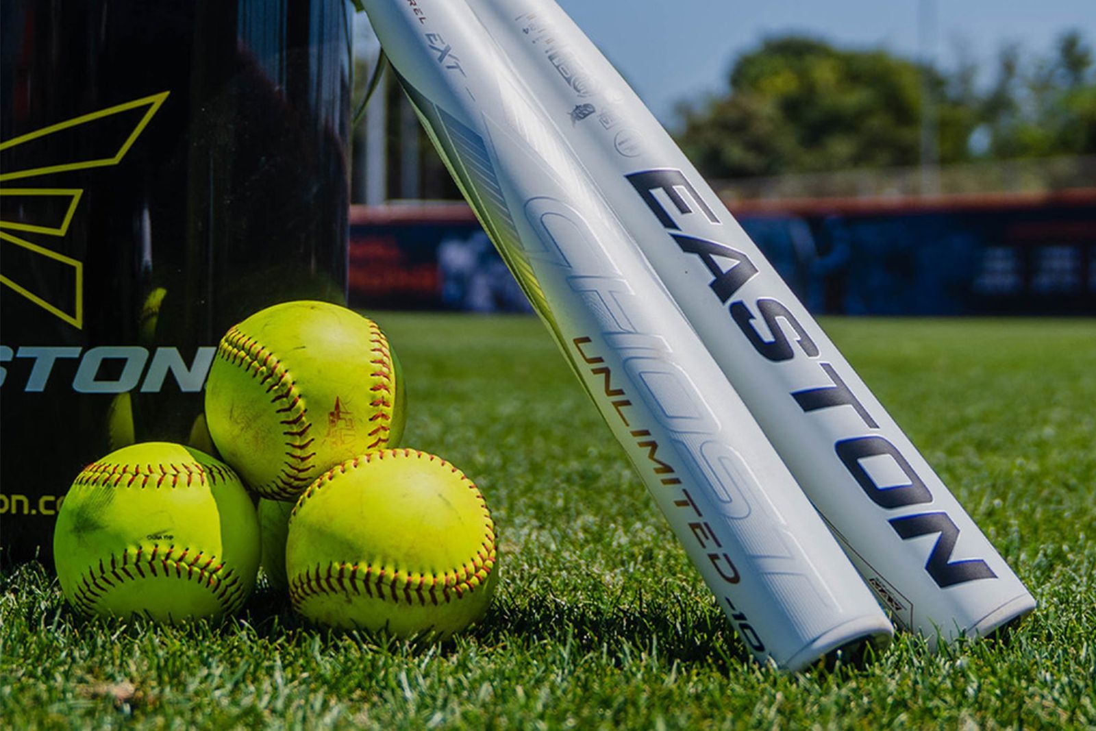 Easton Unveils Ghost Unlimited Fastpitch Bat Team Insight
