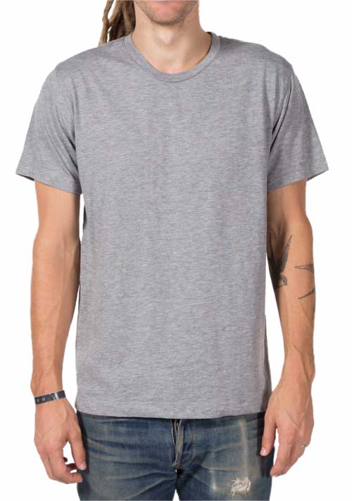 man wearing grey tricks-blend t-shirt