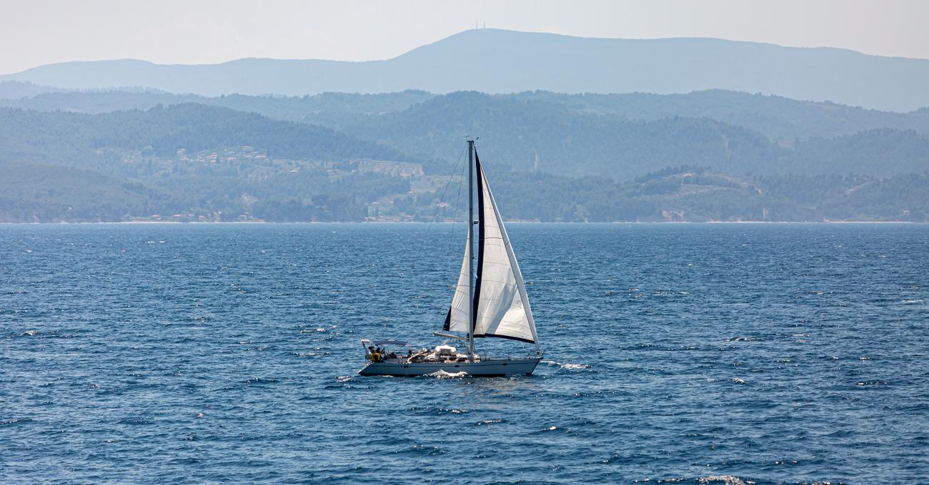 What Is A DaySailer Sailboat? Life of Sailing