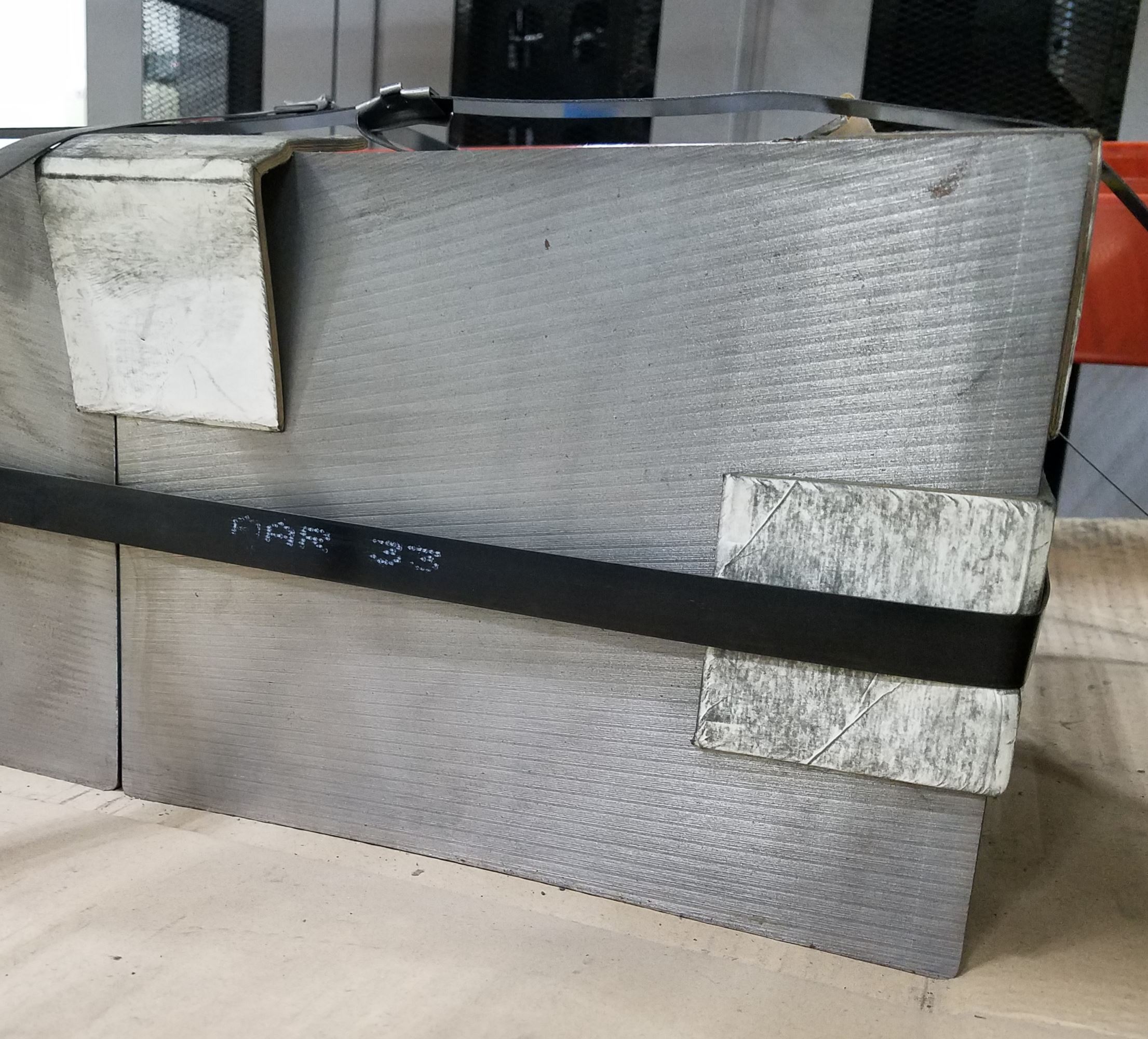 Raw material hydraulic housing