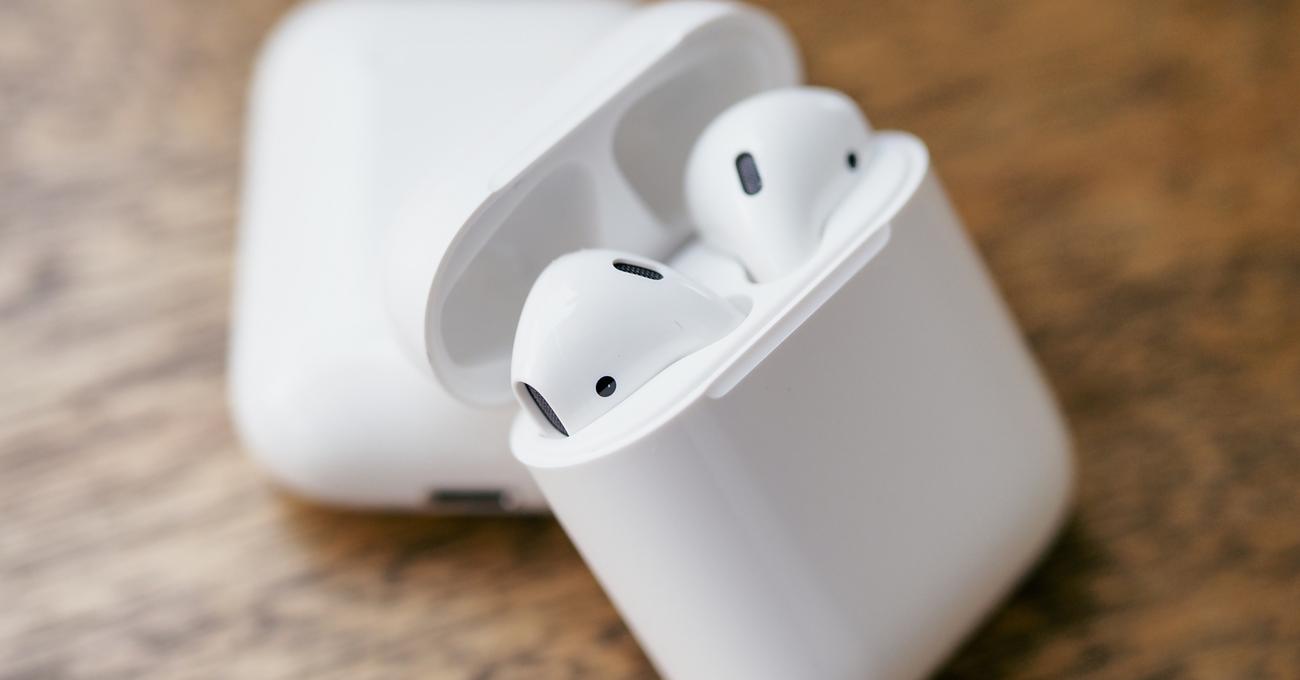 The AirPods Flashing White What It Means And How To Fix It