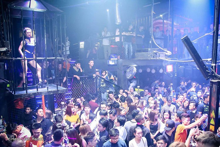 hero-club-hanoi-night-life