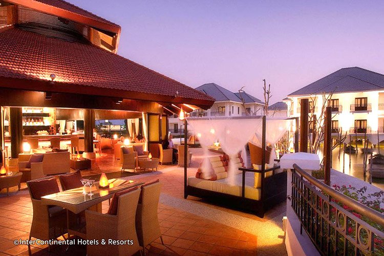 sunset-bar-intercontinental-Hanoi-nightlife