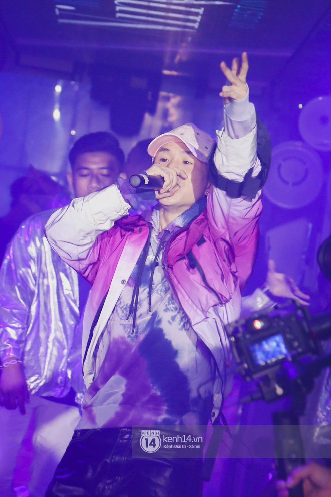 1 ngày sau khi 16 Typh bị loại, Binz rủ rê học trò cùng diễn Bigcityboi, nguyên dàn thí sinh Rap Việt bất ngờ đến chung vui! - Ảnh 14.