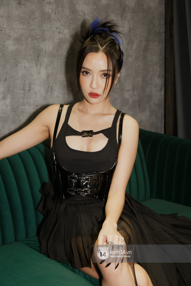 Bích Phương lần đầu diễn live Một Cú Lừa sau 4 tháng phát hành, sexy thế này ai cũng nguyện để bị lừa hết! - Ảnh 2.