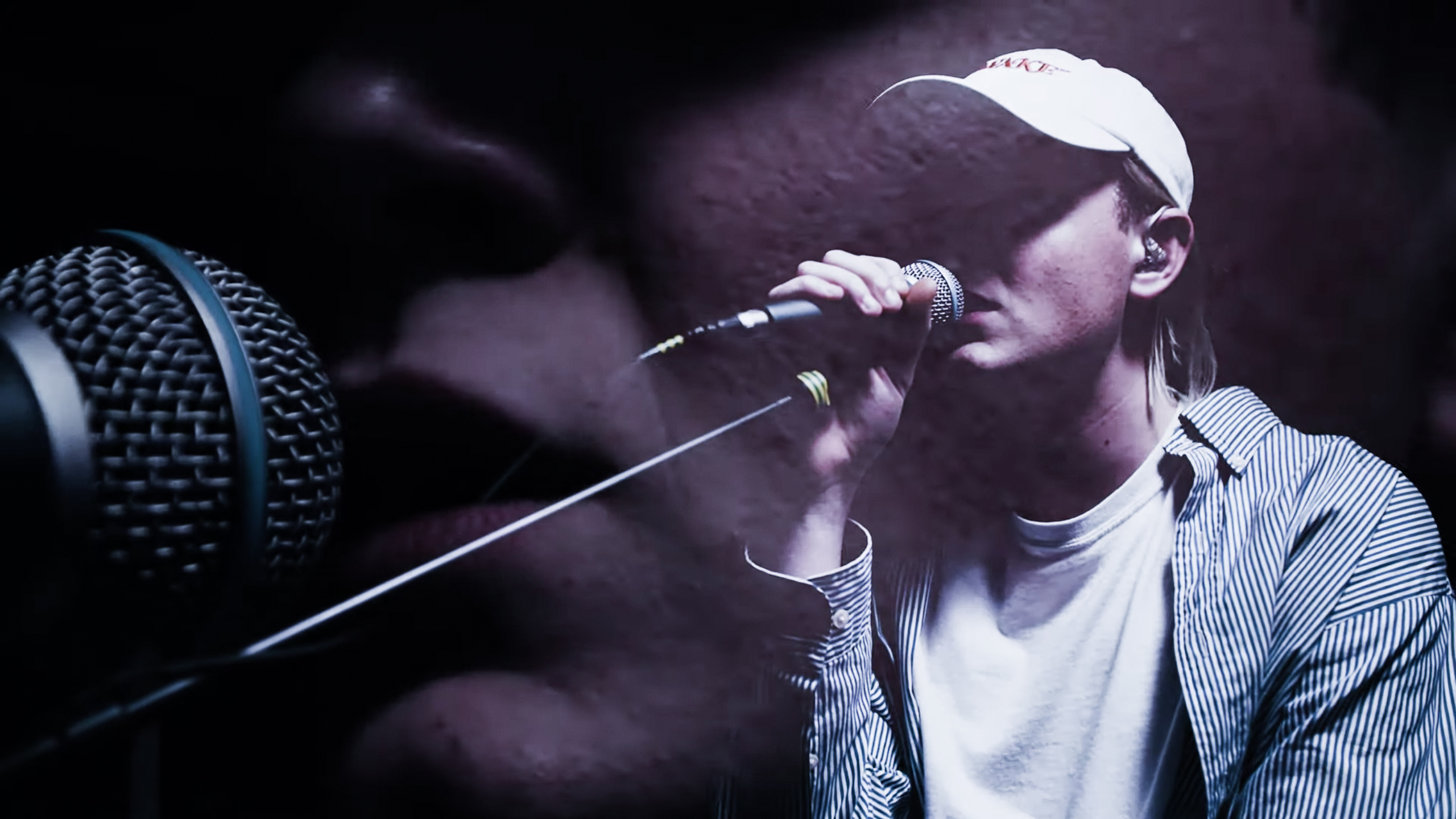 Newschool Trifft Auf Akustik Cobee Schafft Etwas Einzigartiges Lyrics Magazin